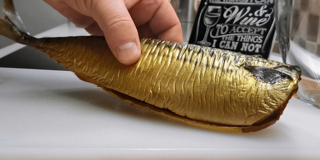 Этим старым советским рецептам до сих пор нет равных. Готовлю на каждый Новый год, улетают на ура. Лучшие салаты с рыбой, вот это объедение!