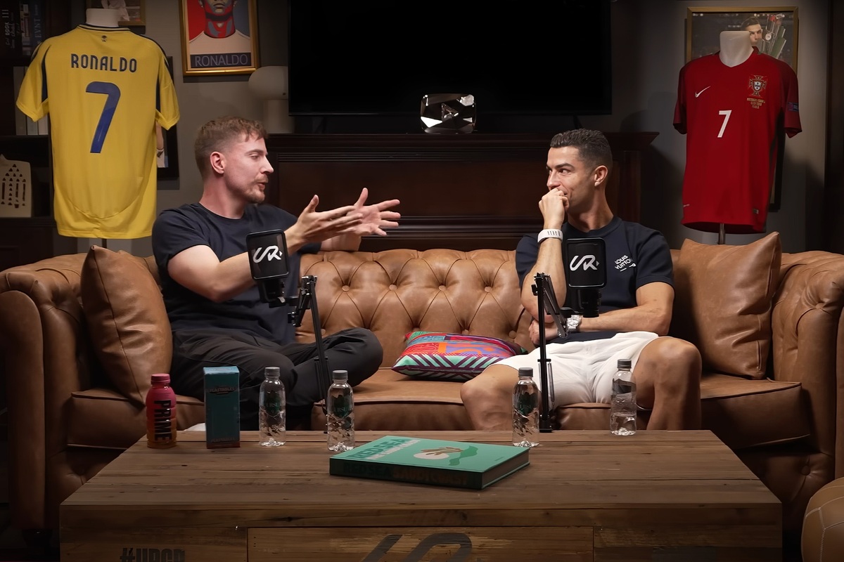     MrBeast в гостях у Роналду – самый популярный подкаст этой осени