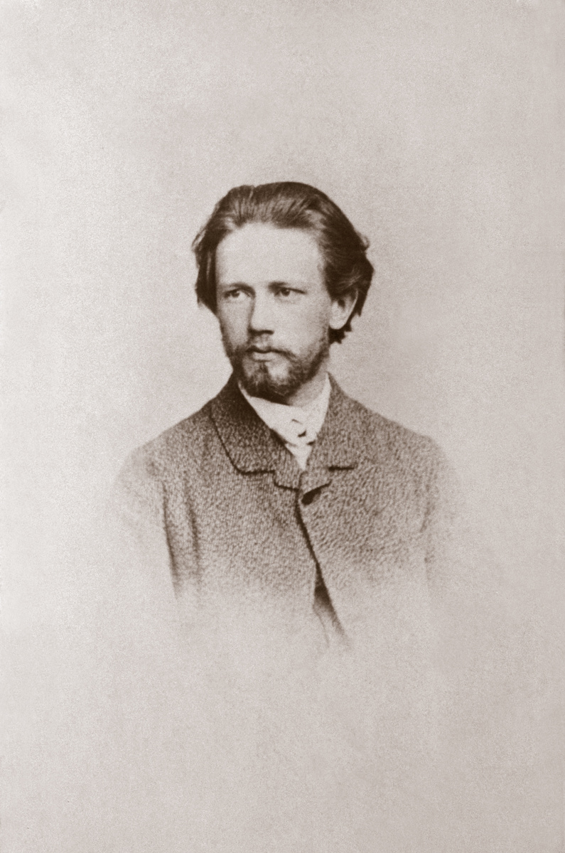 П. И. Чайковский в год окончания Петербургской консерватории. 1865 г. 