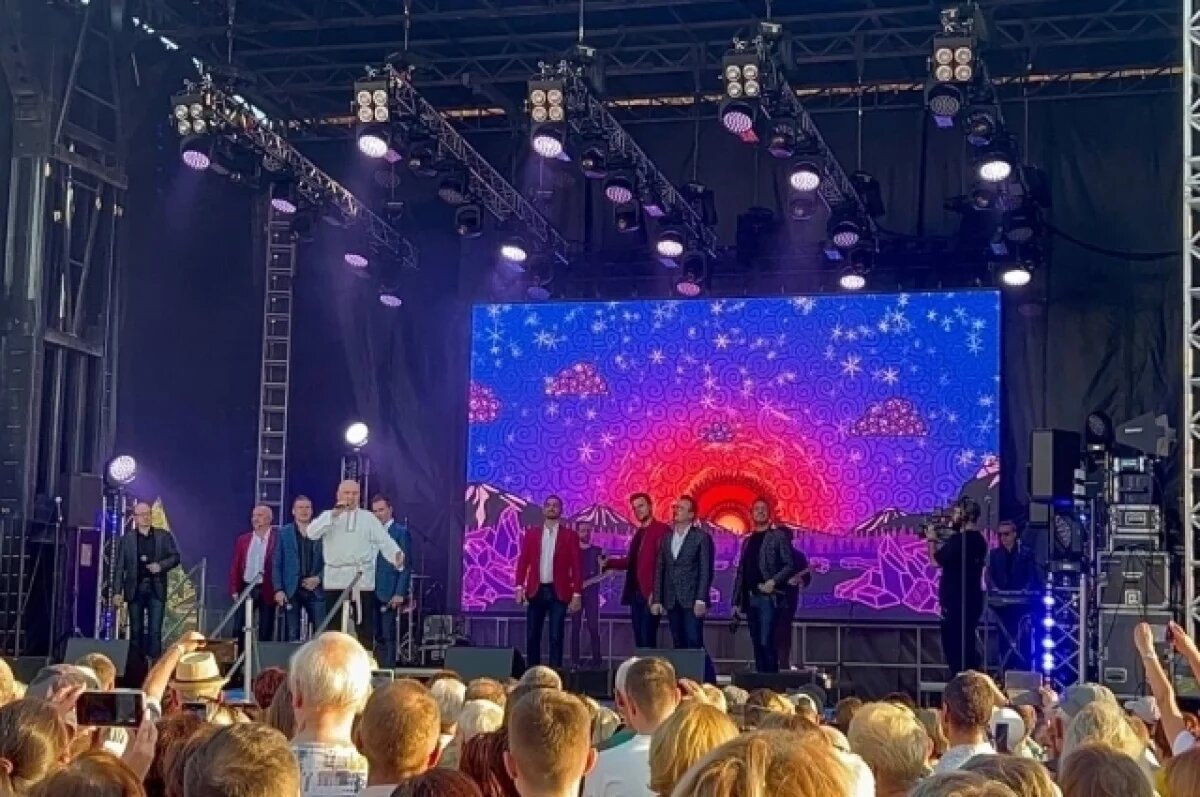    Ми-Ми-Мишки и Хор Турецкого.