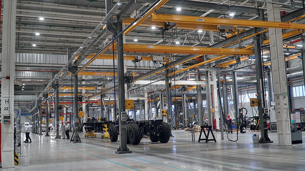 Производство организовано на индустриальной площадке Санкт-Петербургского автокластера. Ранее здесь осуществлялась сборка грузовиков MAN и Scania.