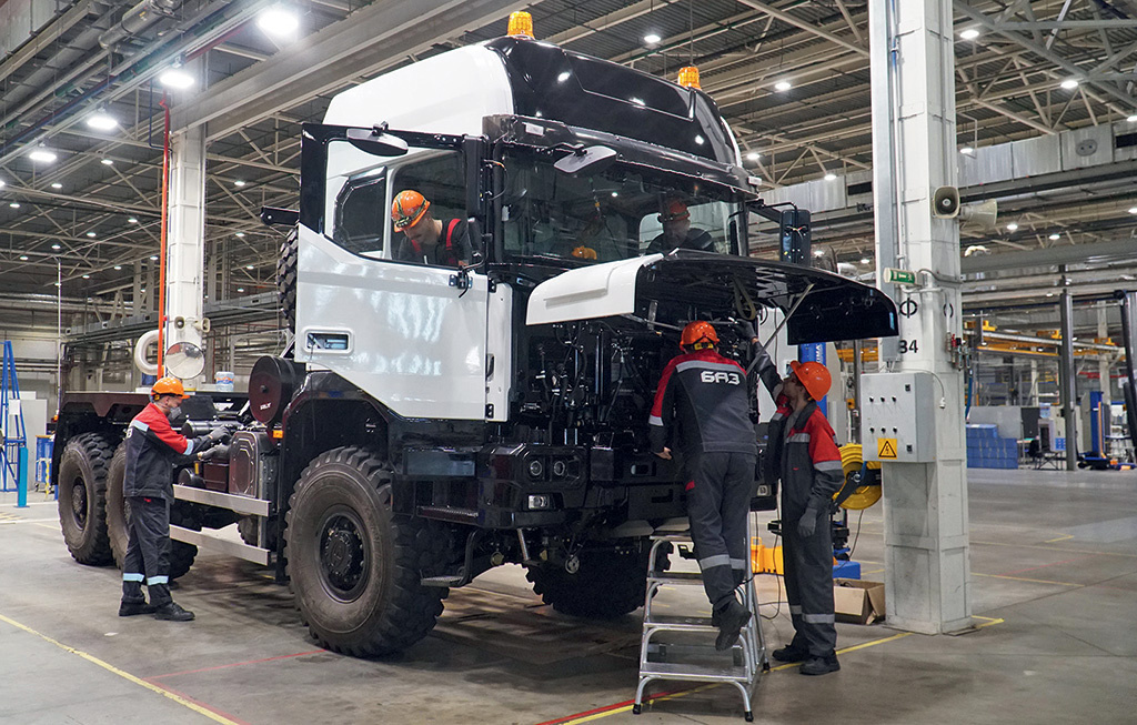 Сборка грузовика, который готов пойти в серию.
