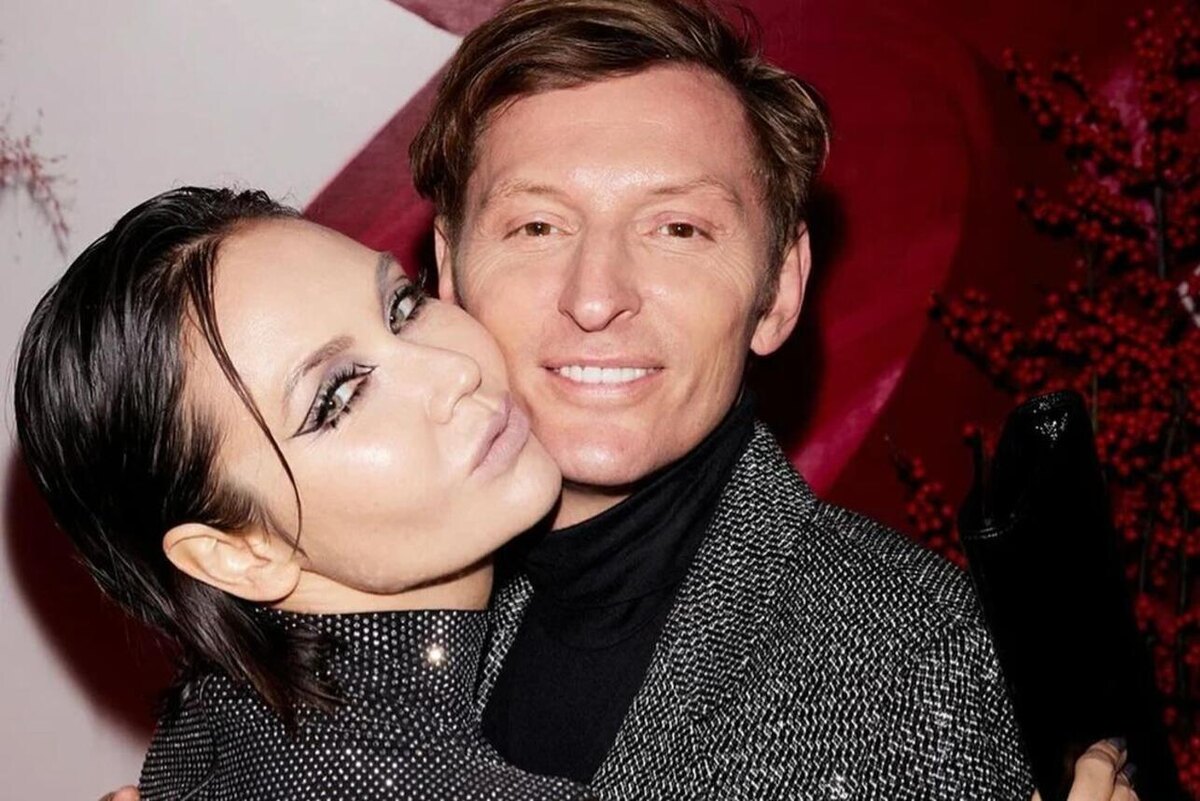    Ляйсан Утяшева и Павел Воля Социальные сети