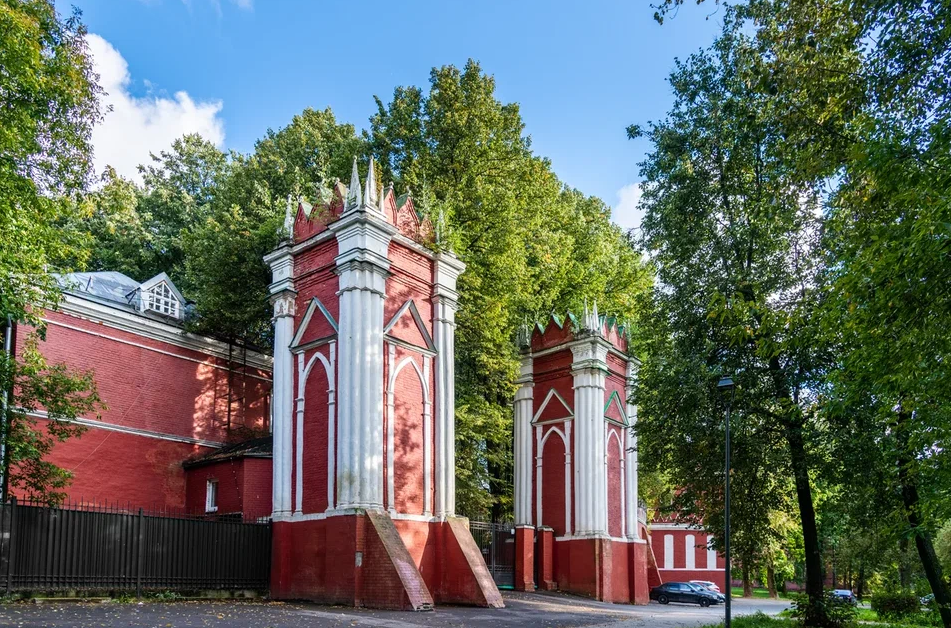 Фрагмент стены парадного фасада 