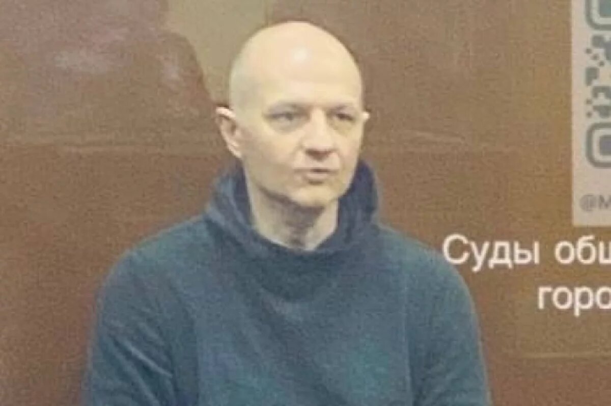    Владимир Лавленцев занимал пост вице-губернатора Петербурга по ЖКХ с мая 2013-го по октябрь 2014 года.