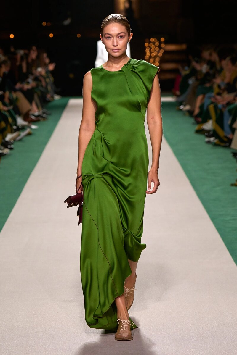 Victoria Beckham Spring 2025