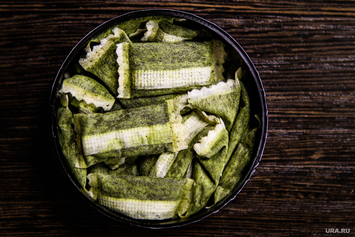 В одном из корпусов завода «Арсенал» нашли производство запрещенного снюса. Фото: Владимир Жабриков © URA.RU