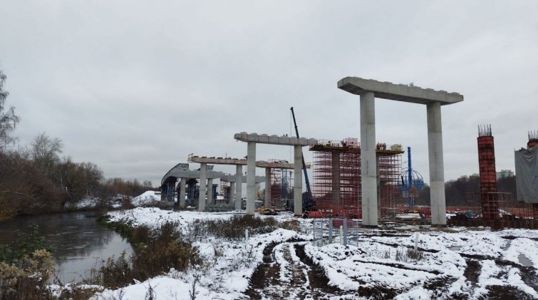 Строительство эстакады в Люберецком районе Подмосковья.