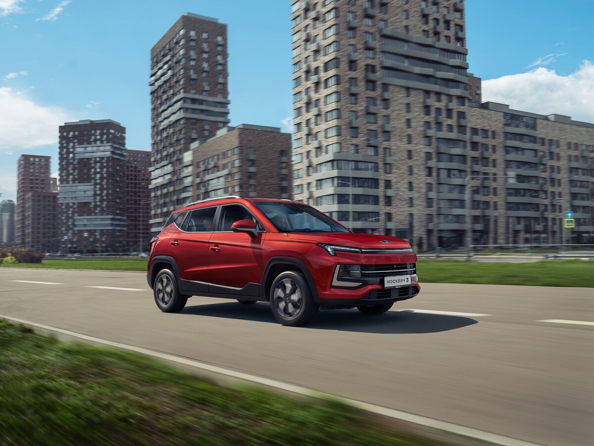 Габаритные размеры «Москвича 3» — 4410 х 1800 х 1660 мм при колёсной базе 2620 мм.