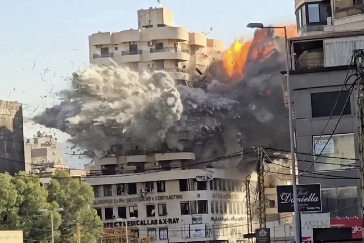    Появились кадры удара Израиля, уничтожившего дом в южном пригороде Бейрута