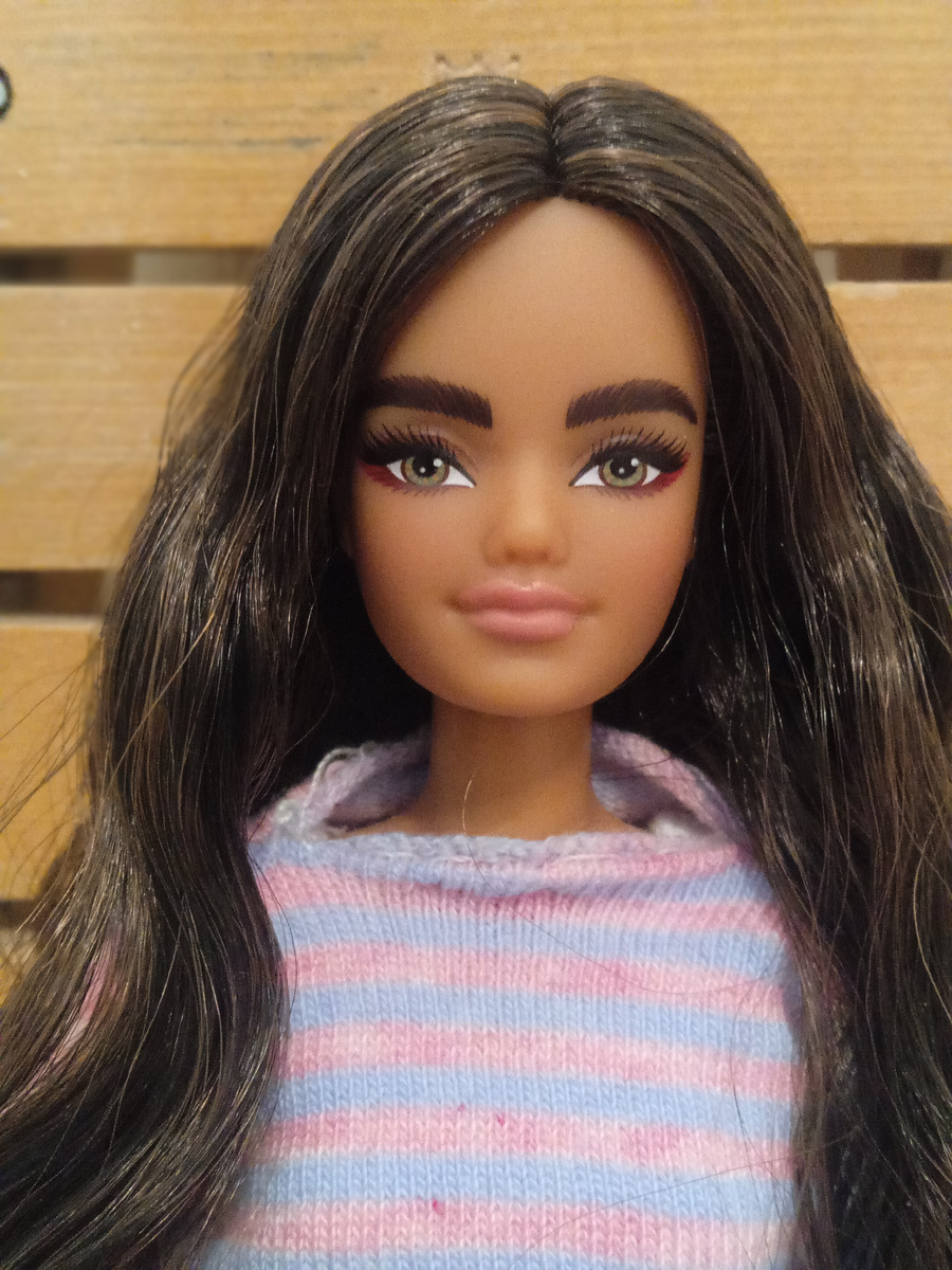 Джема распустила волосы. Фото автора.