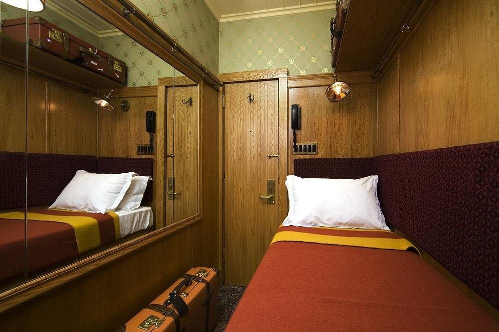 Номер был примерно такой, хотя фото из другой оперы.