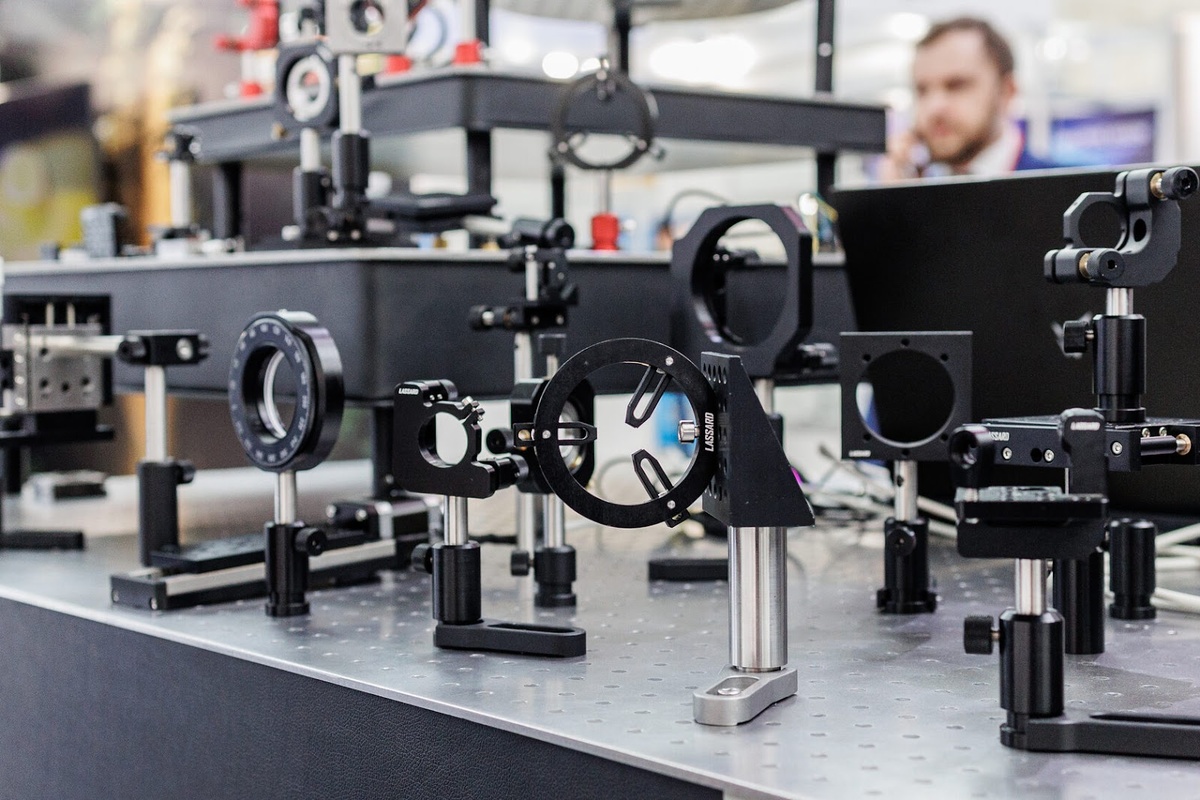 Оптомеханические изделия ЛАССАРД: крепления для оптики/волоконно-оптических кабелей