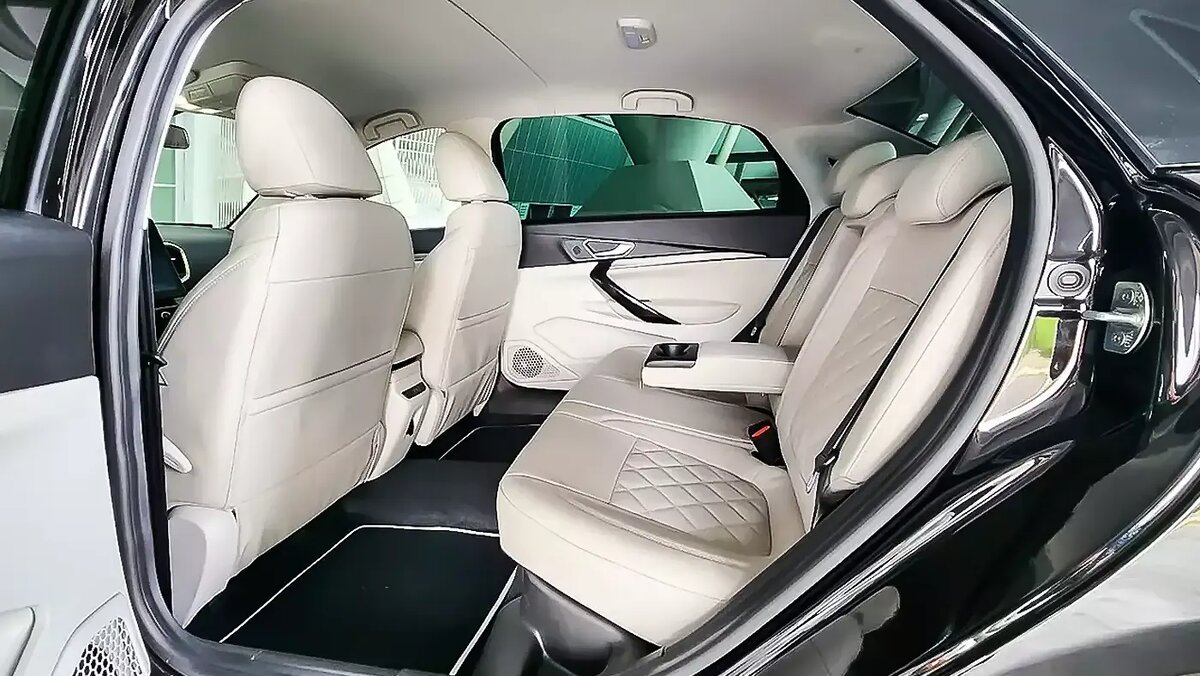 Задний ряд сидений Lada Aura. Фото: Automylife.ru