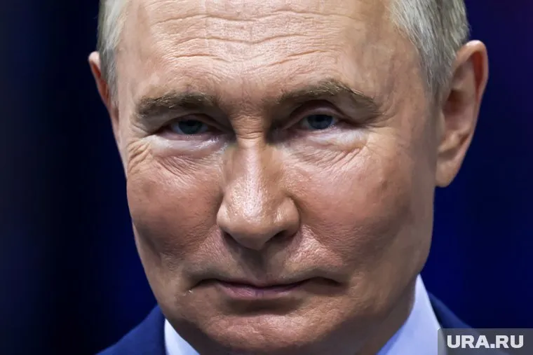 Президент России Владимир Путин провел достаточно неожиданную по очередности серию встреч с руководителями фракций Госдумы
Фото: Владимир Андреев © URA.RU