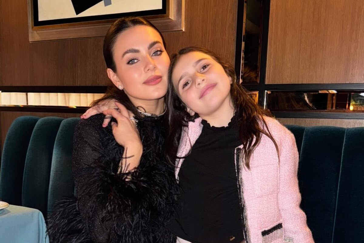    Виктория с дочкой Деми-Роуз Социальные сети