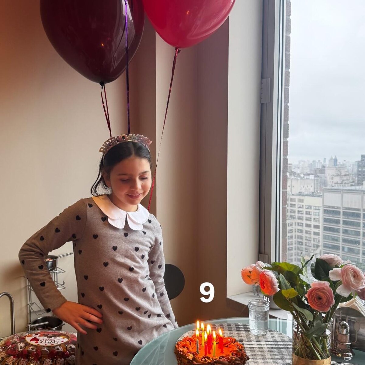    Родные устроили Деми-Роуз сюрприз в день рождения Социальные сети