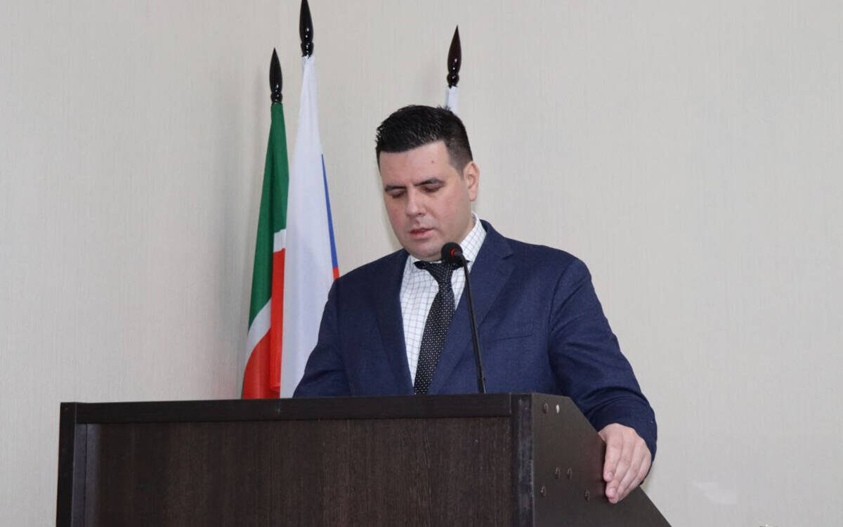 ​Адель Мубаракшин: «На платформе «Работа в России» заявлено более 35 тыс. вакансий. В республике 3,3 тыс. безработных. Цифры говорят сами за себя». Фото: © Гулия Фаизова