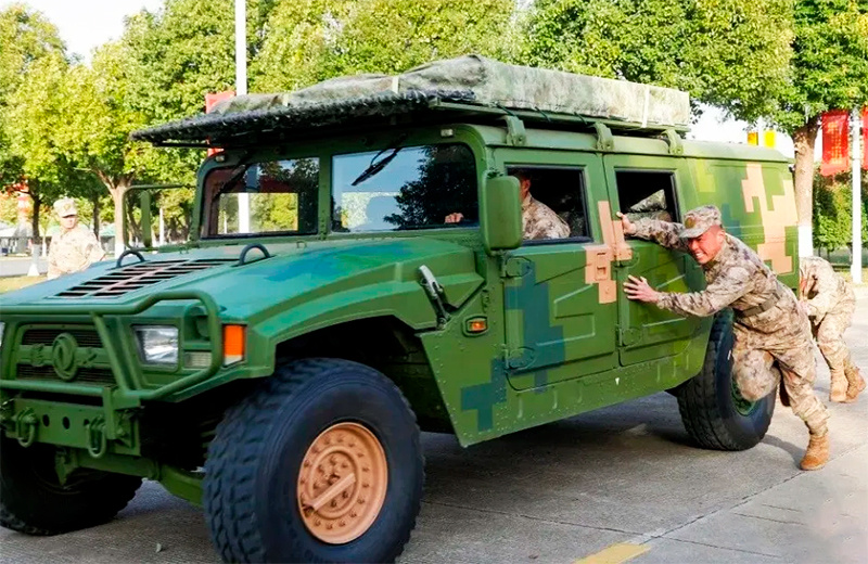 Китайский артиллерийский комплекс на базе Dongfeng EQ2050