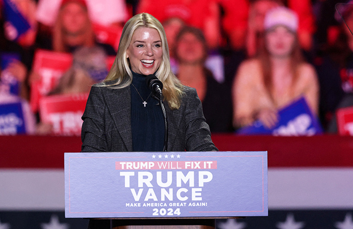    Экс-прокурора штата Флорида Пэм Бонди.Sam Wolfe/Reuters