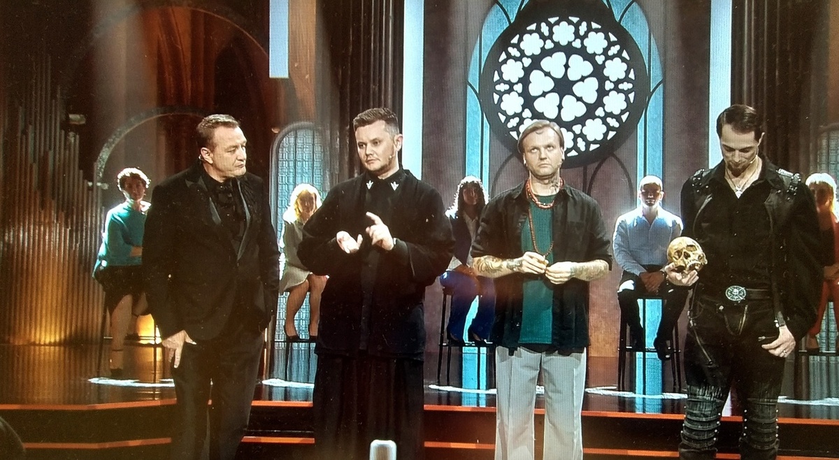 В этом выпуске принимали участие эзотерики из прошлых сезонов "Битвы экстрасенсов"  (скрин экрана)