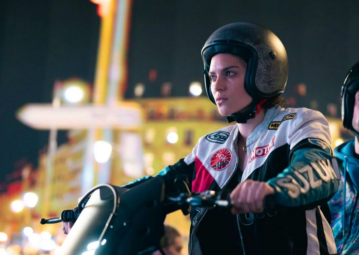 Листайте кадры.