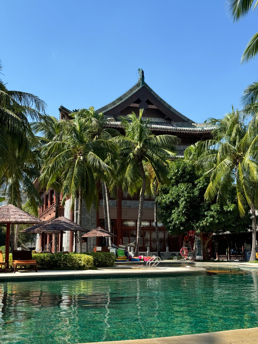 Территория отеля 