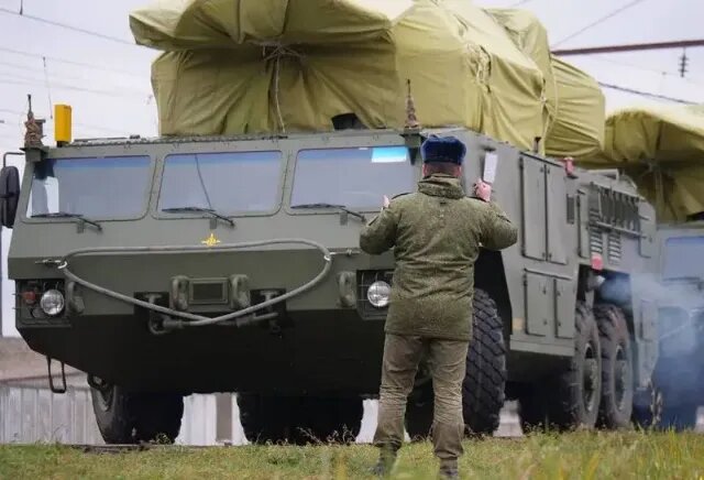 Получение ВС Беларуси ЗРК Тор-М2. Источник: Яндекс.Картинки