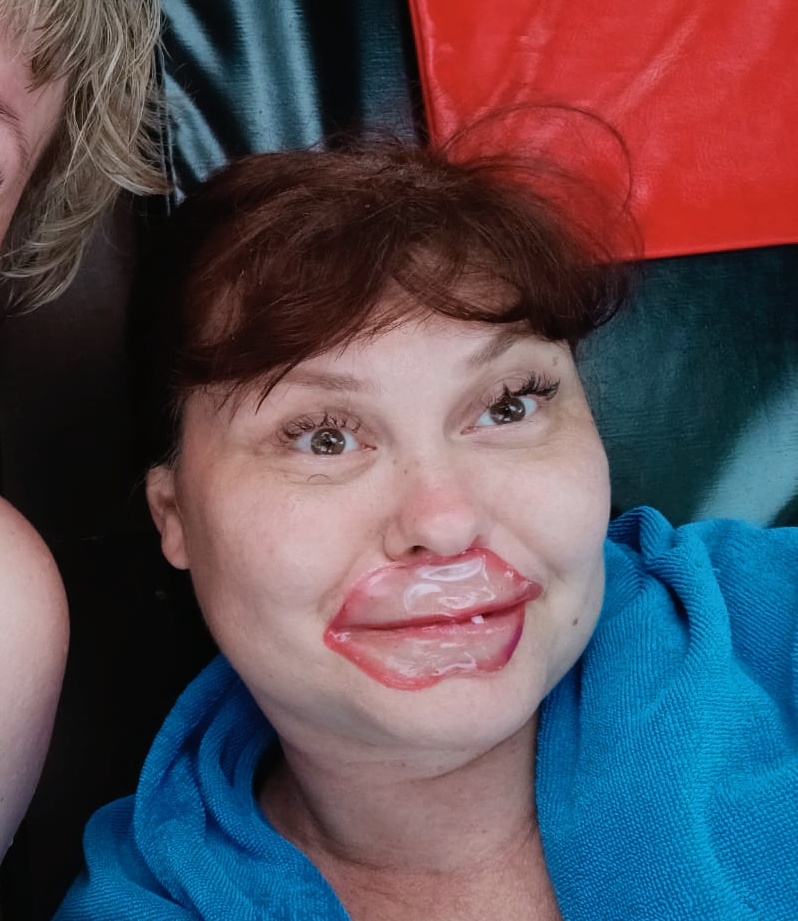 Вот вы смеётесь, а я такую реально видела в аэропорту!