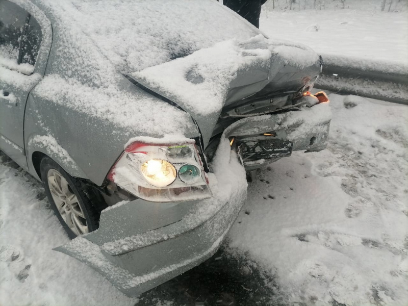    Неизвестный водитель устроил массовую аварию на трассе в КарелииГосавтоинспекция Карелии / ВК