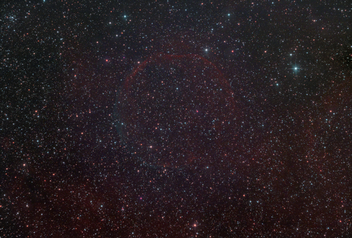 Туманность Lbn576. Снято в г. Воскресенск (д.Городище) 23.09.2024, через телескоп Sky-Watcher 130PDS HEQ5 Pro, на камеру ZWO ASI294MC Pro + фильтр Optolong L-Extreme. Сложено 25 кадров по 600 секунд. Gain 120