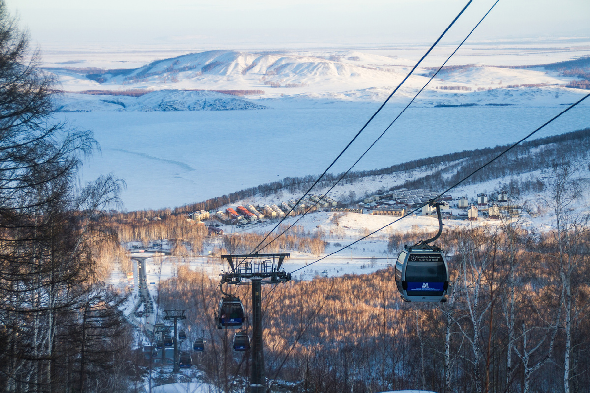 В ГЛЦ «Банное» есть вся необходимая инфраструктура для семейного отдыха, несколько трасс разной сложности, прекрасные места для размещения.