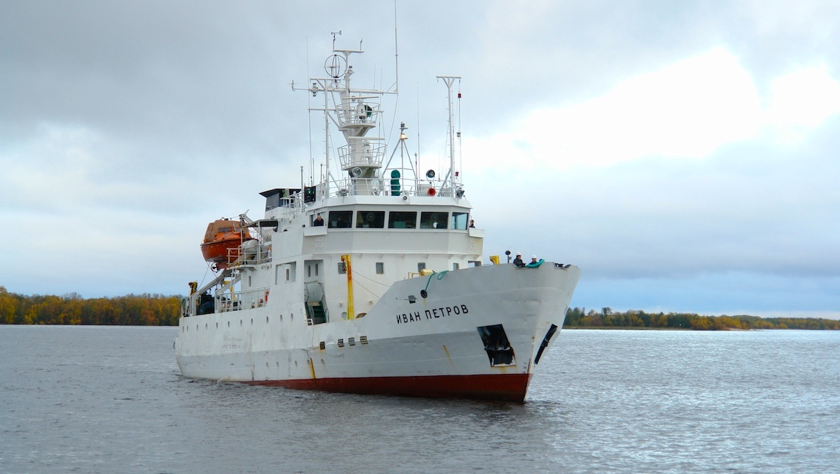 Судно в арктических морях. Фото: Вадим Штрик. Фотобанк ПОРА