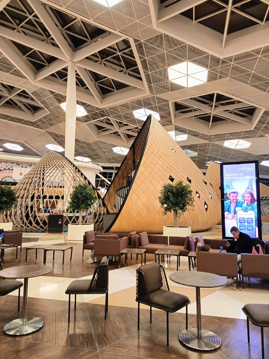 Фото автора. Аэропорт им. Г. Алиева в Баку.