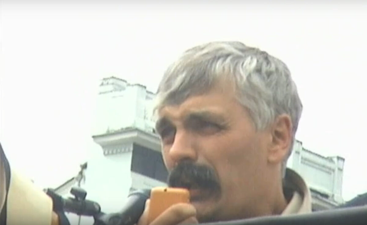  украинский националист Дмитрий Корчинский [включен в России в перечень экстремистов и террористов] 