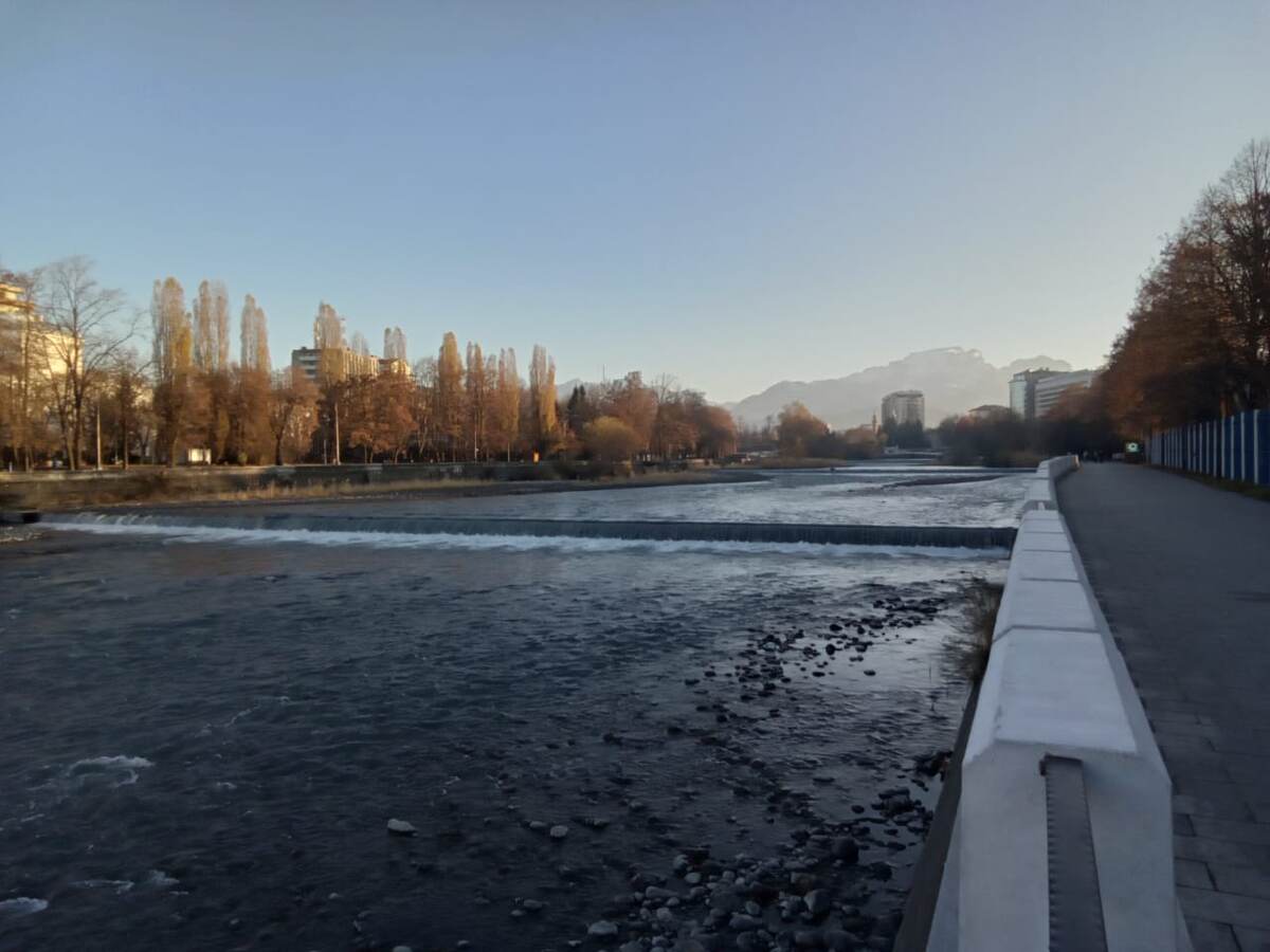 Набережная Терека в лучах заходящего солнца