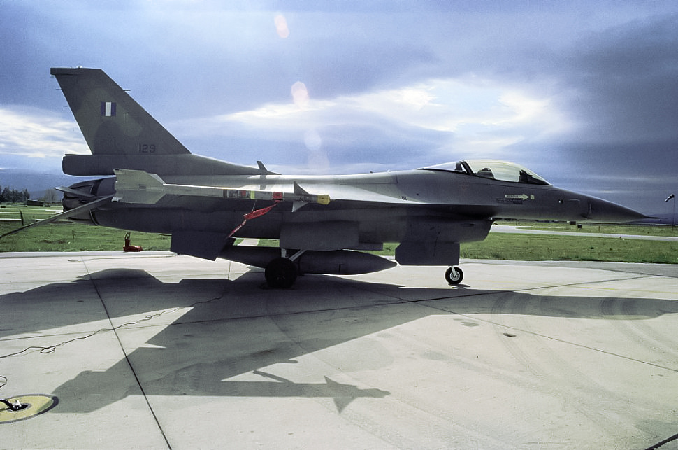 F-16С блок 30 из 330-й эскадрильи ВВС Греции, 90-е гг. 
