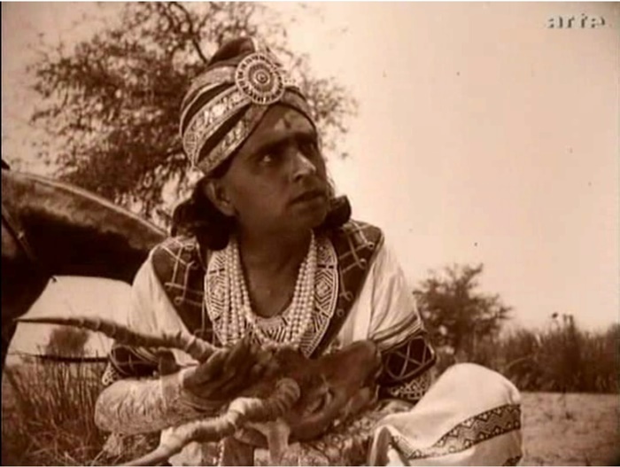 Сиддхарта убит горем вместе с оленем