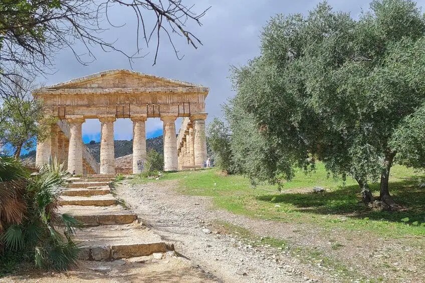 Древнегреческий храм в Сегесте (420 г. до н. э.)