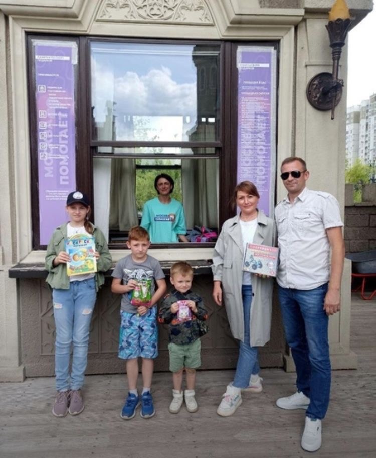    Анастасия Журавлёва с семьёй. Фото: из личного архива