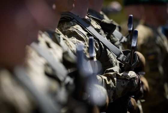    Военнослужащие Вооруженных сил Украины в зоне боевых действий