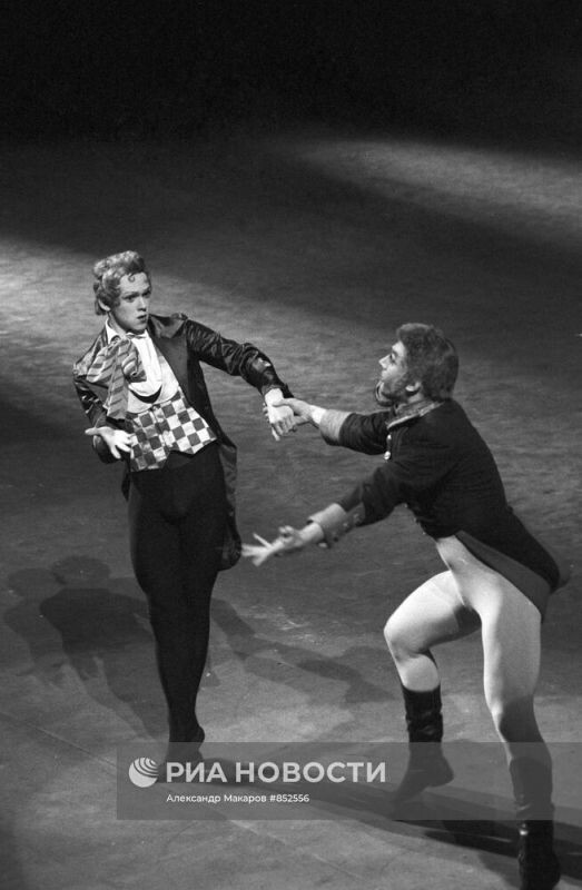 Хлестаков - С. Бобров, Городничий - В. Елагин. Фото - РИА Новости