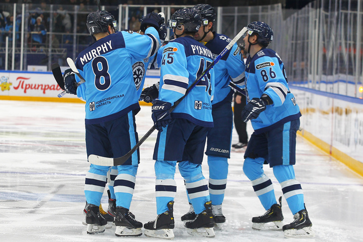    Новосибирские хоккеисты не могли выиграть пять игр кряду, но в Сочи им улыбнулась удача. Фото Артема Тиунова