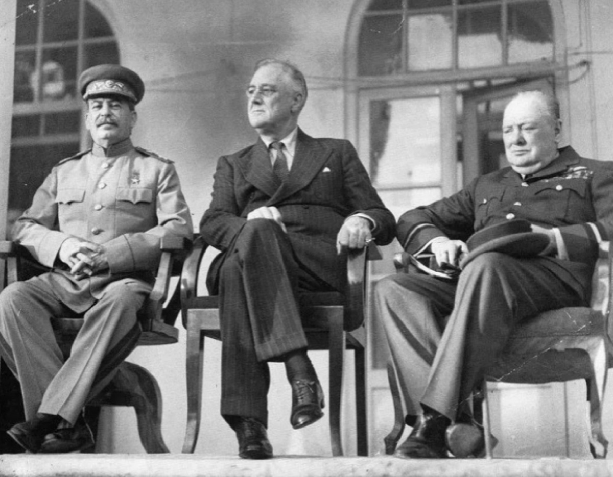 Сталин, Рузвельт и Черчилль на Тегеранской конференции, 1943 год.