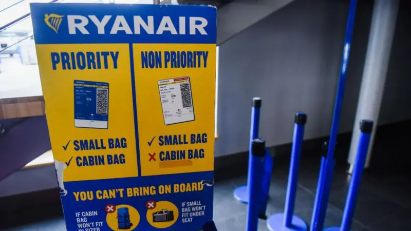 Ryanair ввела доплату за ручную кладь еще в 2018-м году