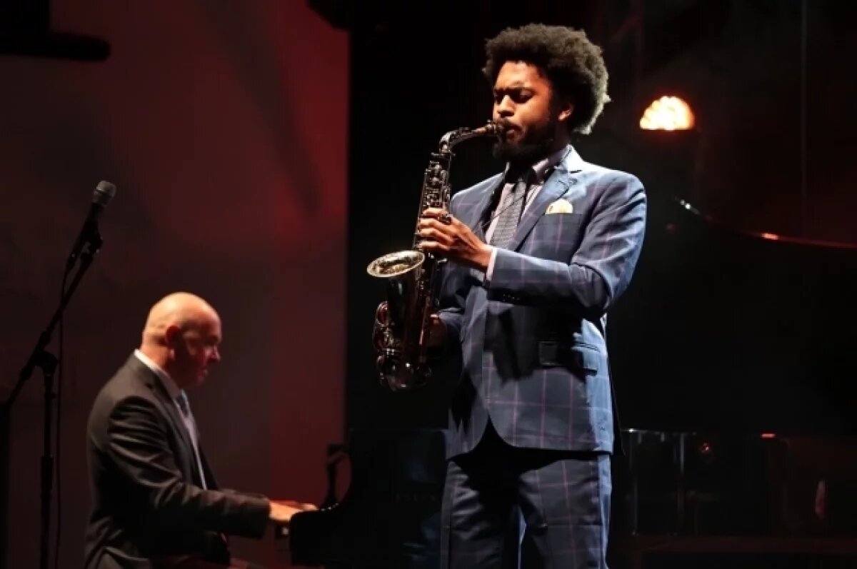    В Приморье фестиваль джаза завершил концерт калифорнийского саксофониста