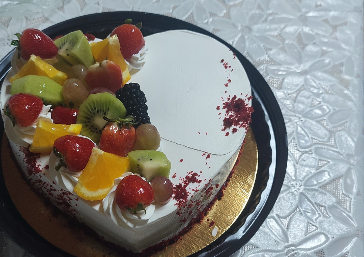 Торт заказывали в Добрянке,  у них всегда торты вкусные. 