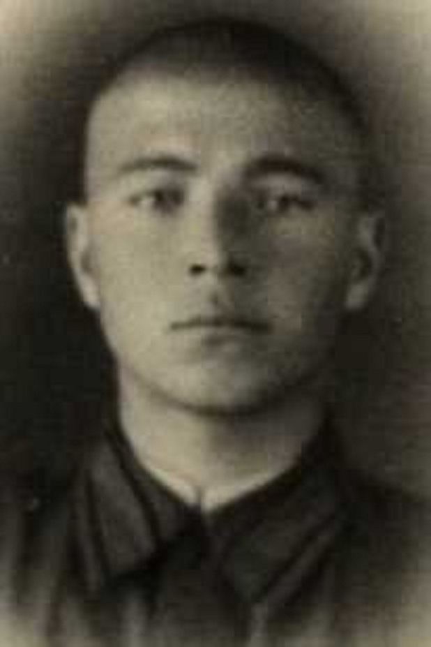 Томильченко А.Н. Фото с учетной карточки, саит "Память народа"