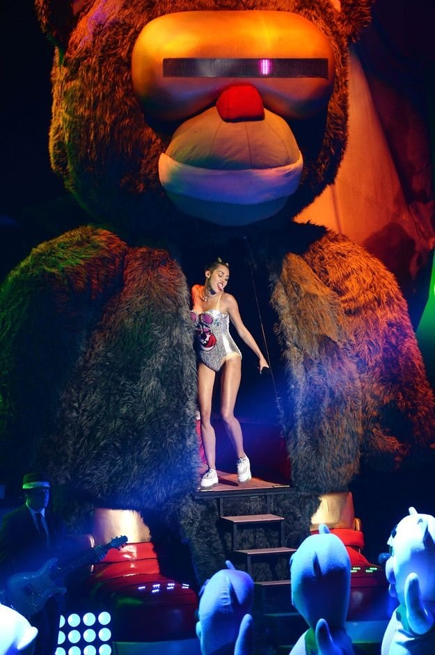 Выступление MTV Video Music Awards, 2013. Изображение взято из открытого источника по адресу: gettyimages.com Автор: Theo Wargo