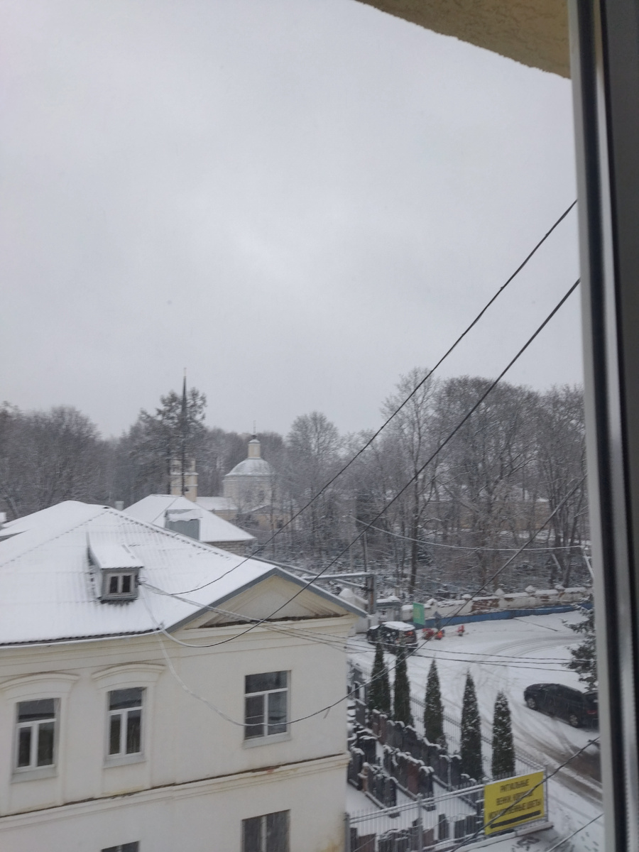 Фото мое. Вид из окна зала.